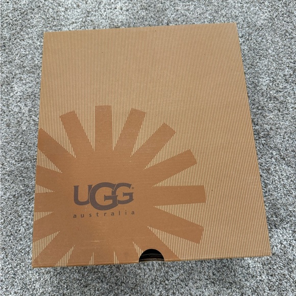 Bailey Button Ugg Australia Boots - Picture 12 of 13